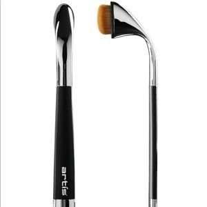 Artís Fluenta Collection - Oval 4 Brush